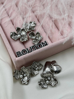 Пуговицы серебристые в форме цветка с жемчугом