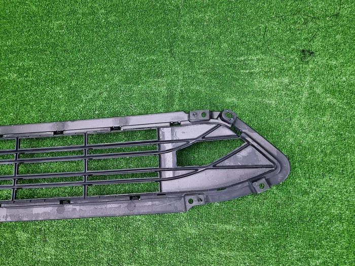 Решетка переднего бампера Voyah Dream (2021-н.в.)