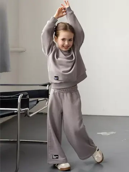Спортивный костюм для девочек на осень