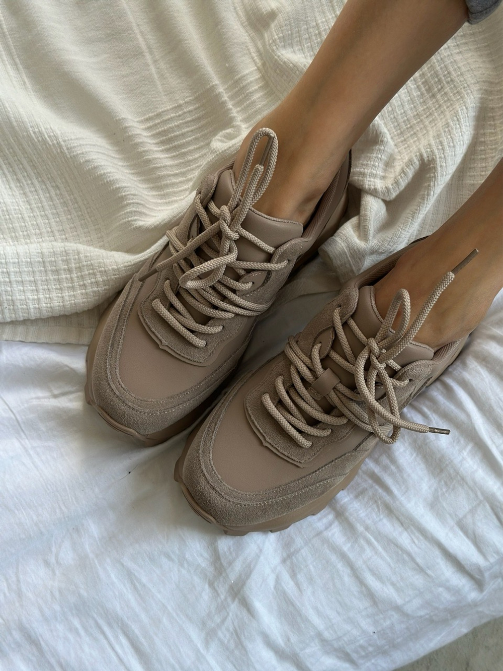 Кроссовки из натуральной кожи