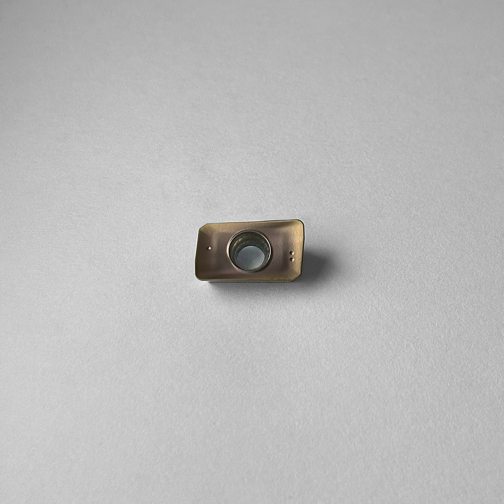 APMT1135PDER FE2330Y  Пластина фрезерная