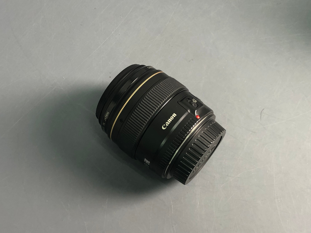 Canon EF 100mm 2 USM