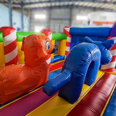 Коммерческий надувной батут «Веселый домик»,  6*5*4 м