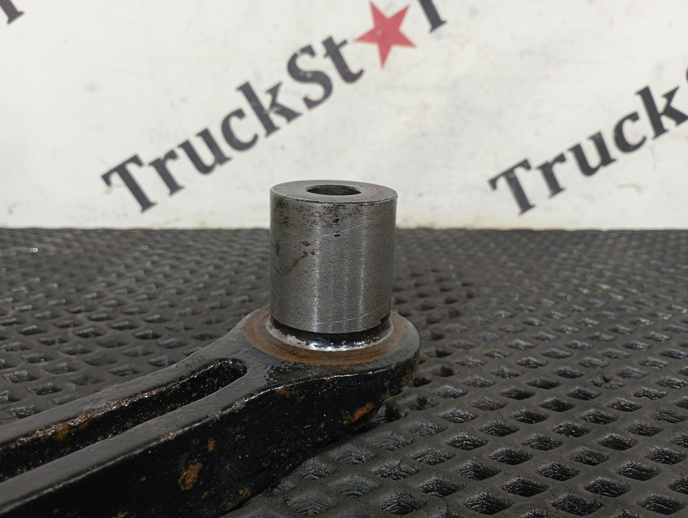 Стойка переднего стабилизатора