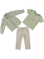 рубашка с футболкой и брюками