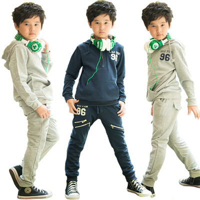Костюм спортивный детский с принтом цифр и молниями