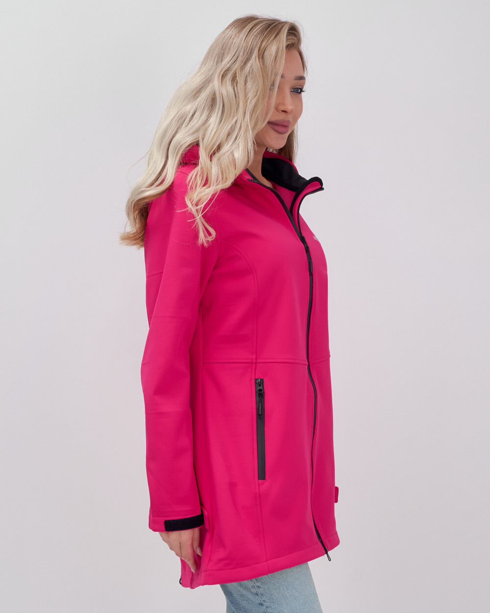 Парка спортивная женская с капюшоном softshell розового цвета 9568R