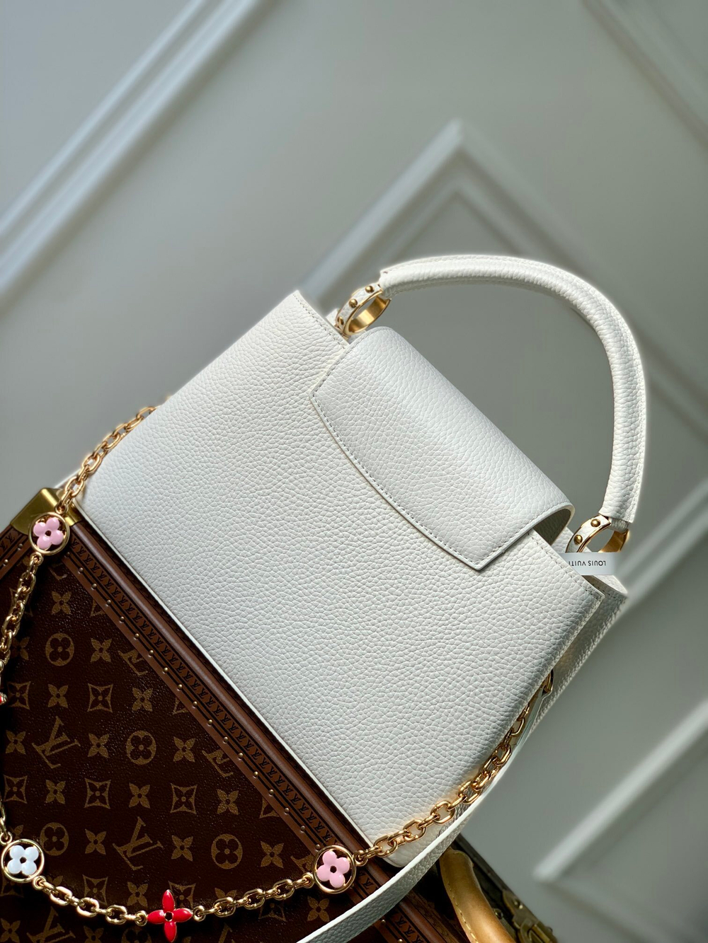 Louis Vuitton Capucines MM