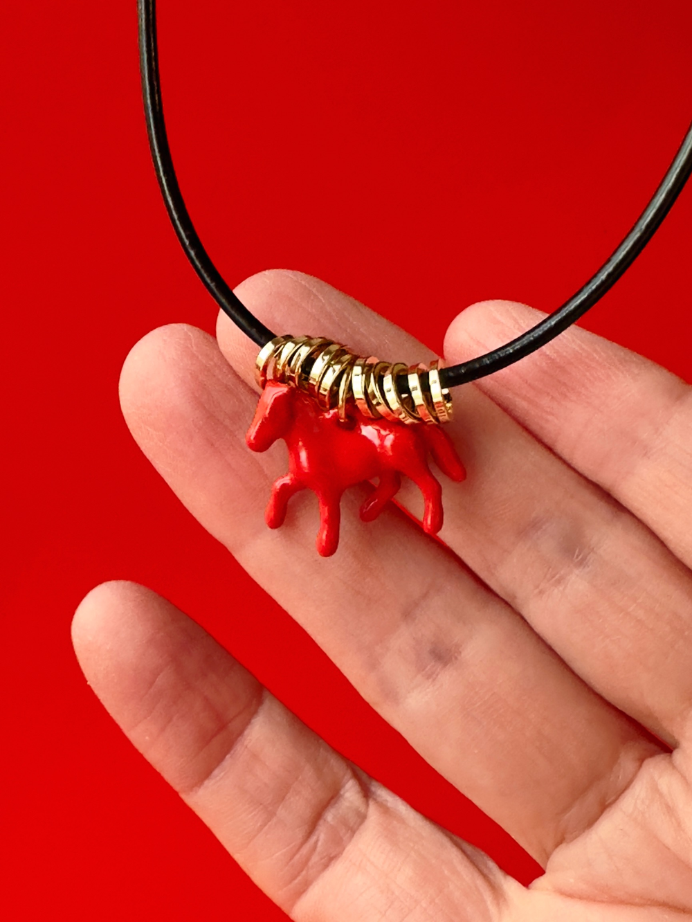 Кожаный шнурок Красная лошадка 26