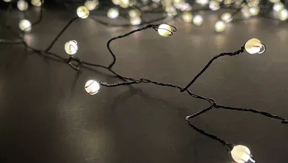 Гирлянда Капли 600 белых макро ламп, 1500 см., зеленый провод, Luca (84915)