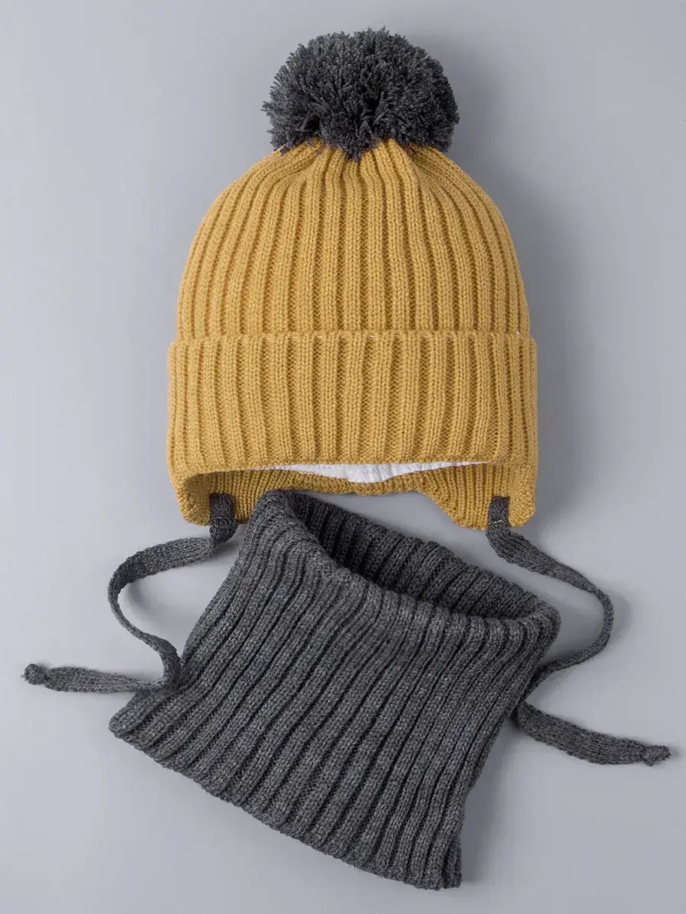 Шапка для мальчика осенняя вязаная и снуд