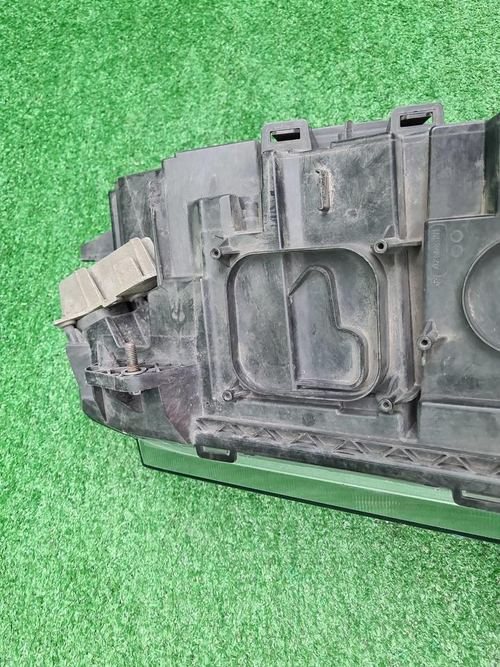 Фара правая Volvo FH 4 (2013-н.в.) галоген