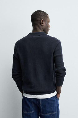 ZARA ПОЛО ИЗ ЖЕМЧУЖНОГО ТРИКОТАЖА, МОРСКОЙ СИНИЙ