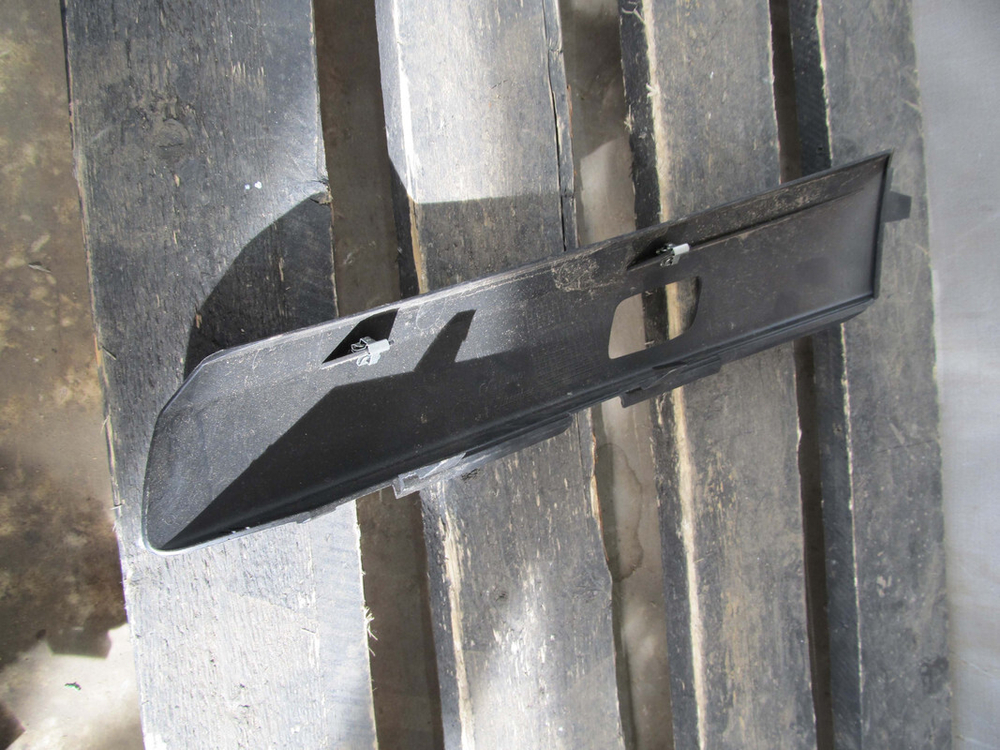 Накладка переднего бампера правая Peugeot 3008 1 09-13 Б/У Оригинал 9685098077