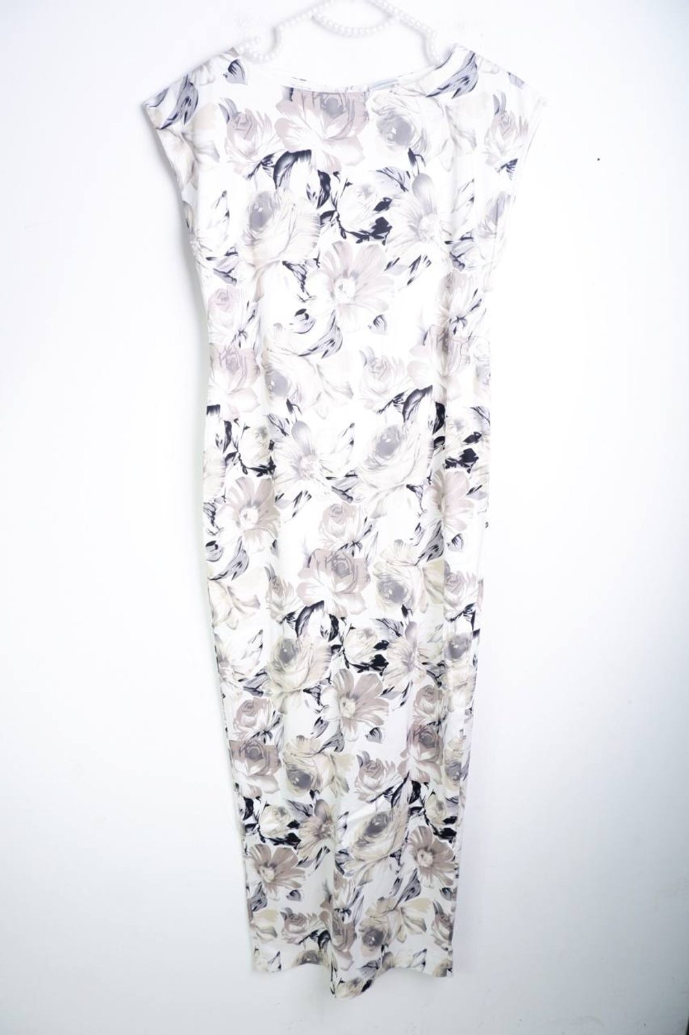 Платье Aleksandra Kazakova цветочное, маркировка M, визуально на 46 размер, новое