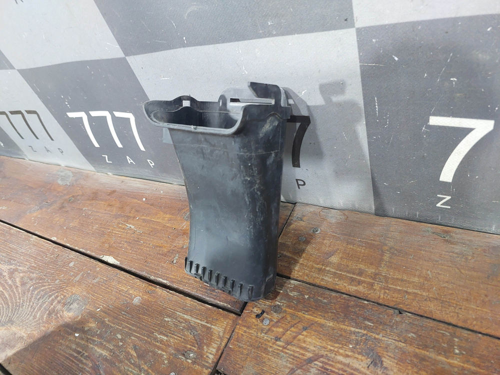 Воздуховод BMW 3-Series (F30)  Б/У Оригинал 13717597584