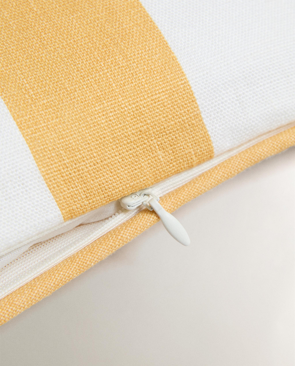 Декоративная подушка Zara Home, 37х44 см, хлопок, 1387/009