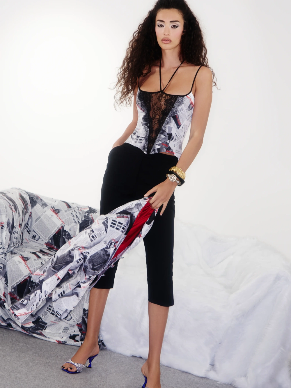 Корсет с кружевом и бретельками