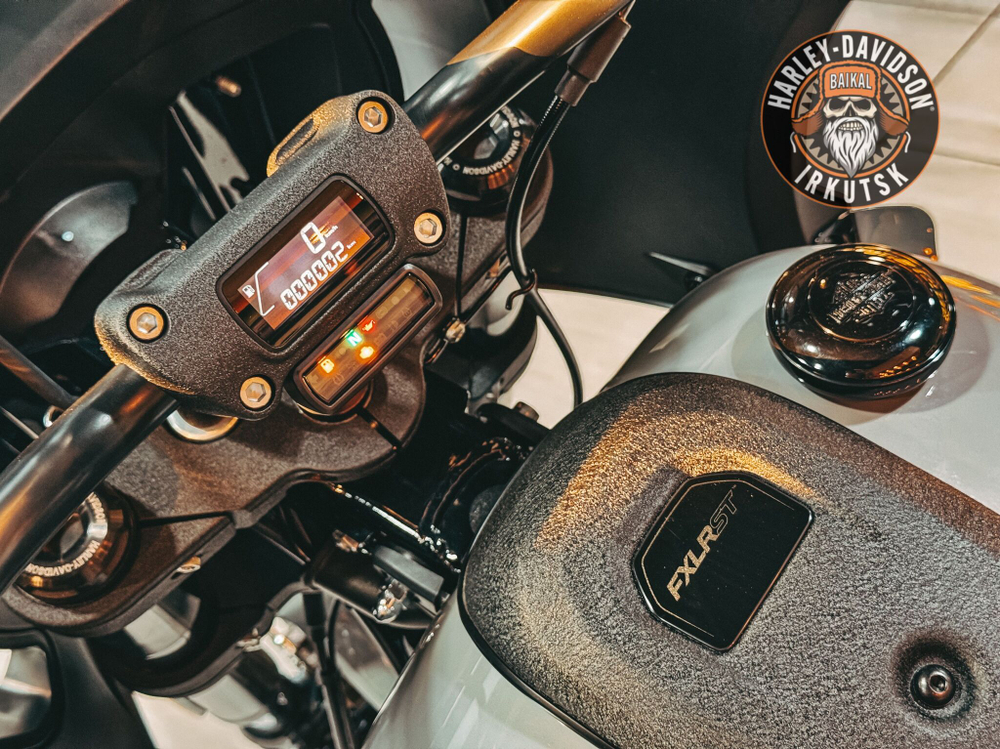 Новый мотоцикл Harley-Davidson® Low Rider® ST