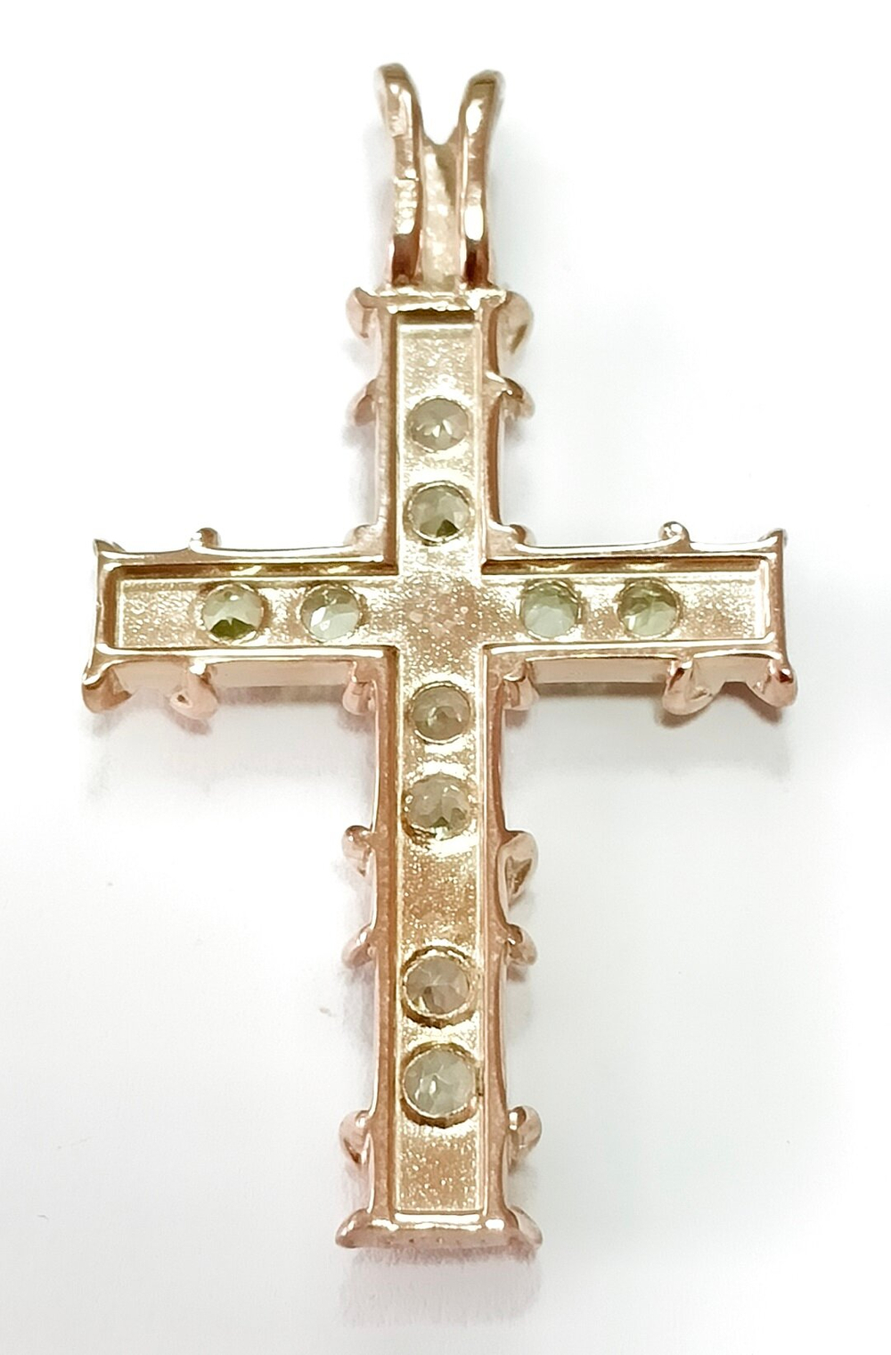 Ювелирная подвеска -крест из серебра с позолотой и хризолитами