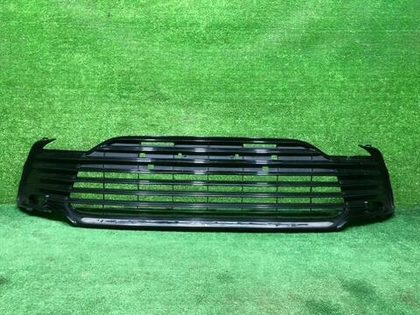 Решетка переднего бампера Toyota Camry xv70 (2020-н.в.)