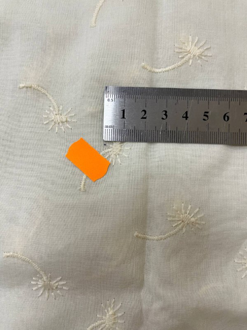 Дефект ткани. Пятно. Топ Air с коротким рукавом из хлопка 100%. Цвет айвори. Размер M. №18