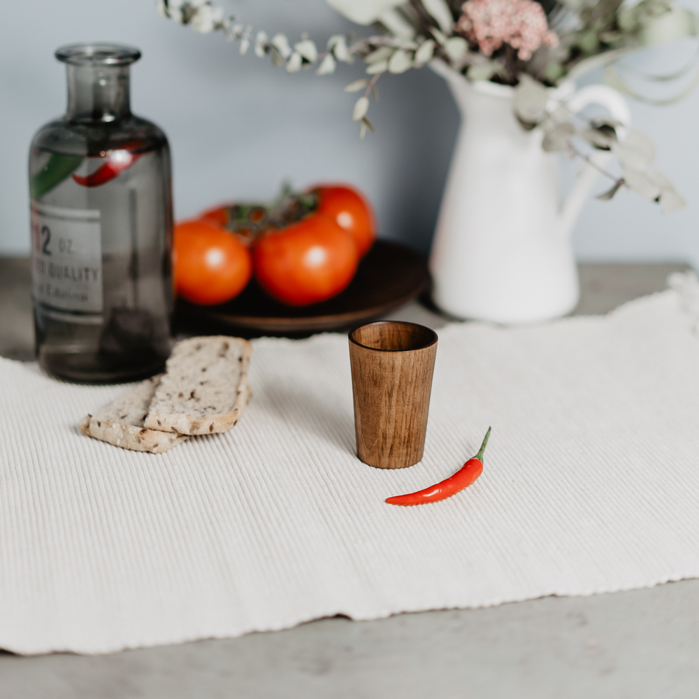 Деревянная рюмка из древесины кедра. R22