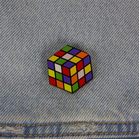 Деревянный значок. Кубик Рубика