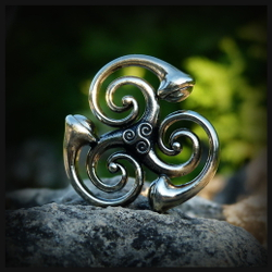 Кулон подвеска "Трискель" авторская работа , никелирование