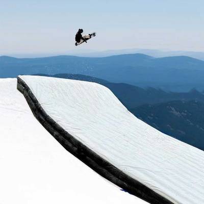 Надувная подушка-склон «SnowSlope» для слоупстайла и фристайла, 16×11×2,5 м