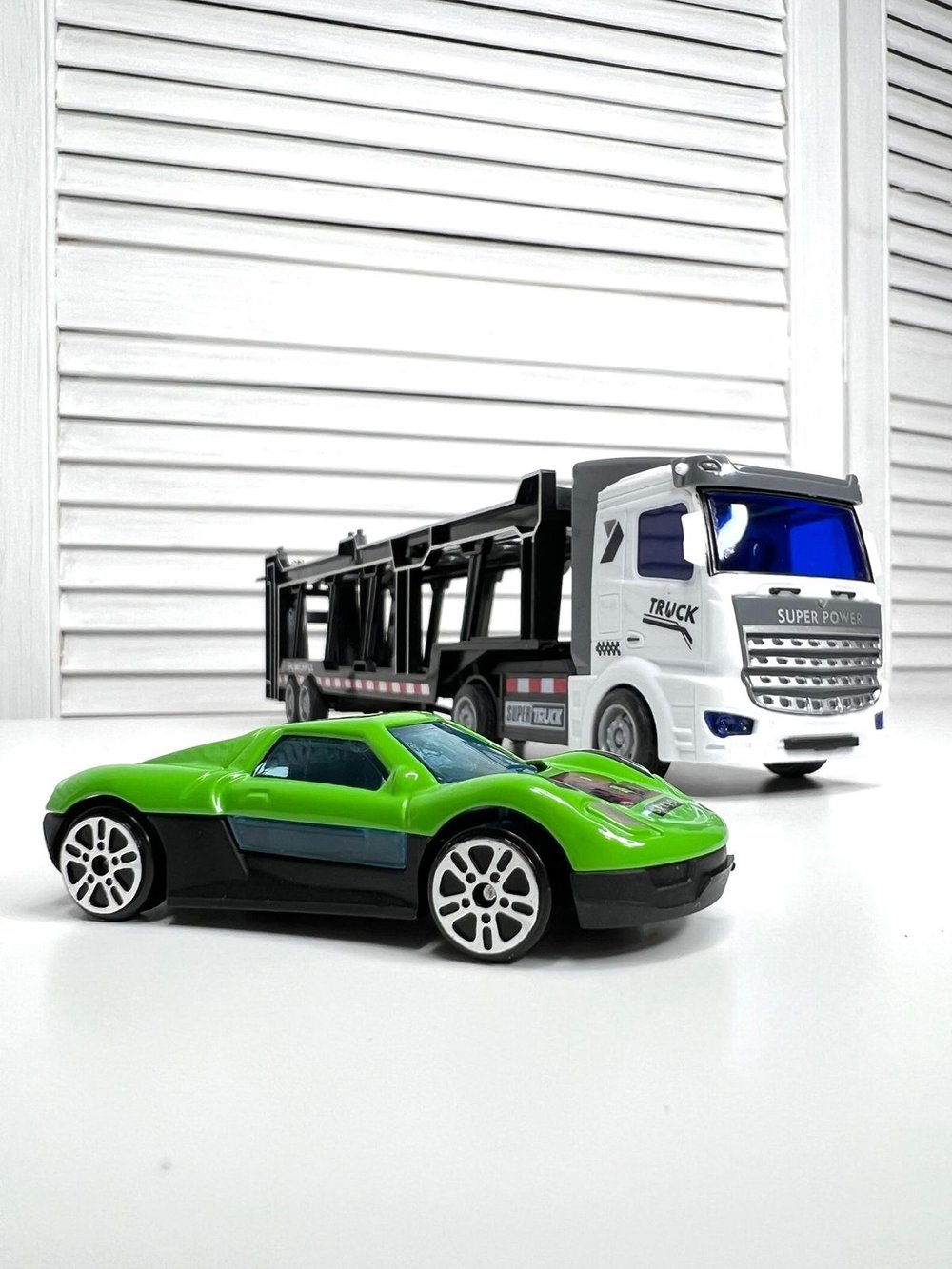 Машина автовоз с 4 спортивными машинками (201789601)