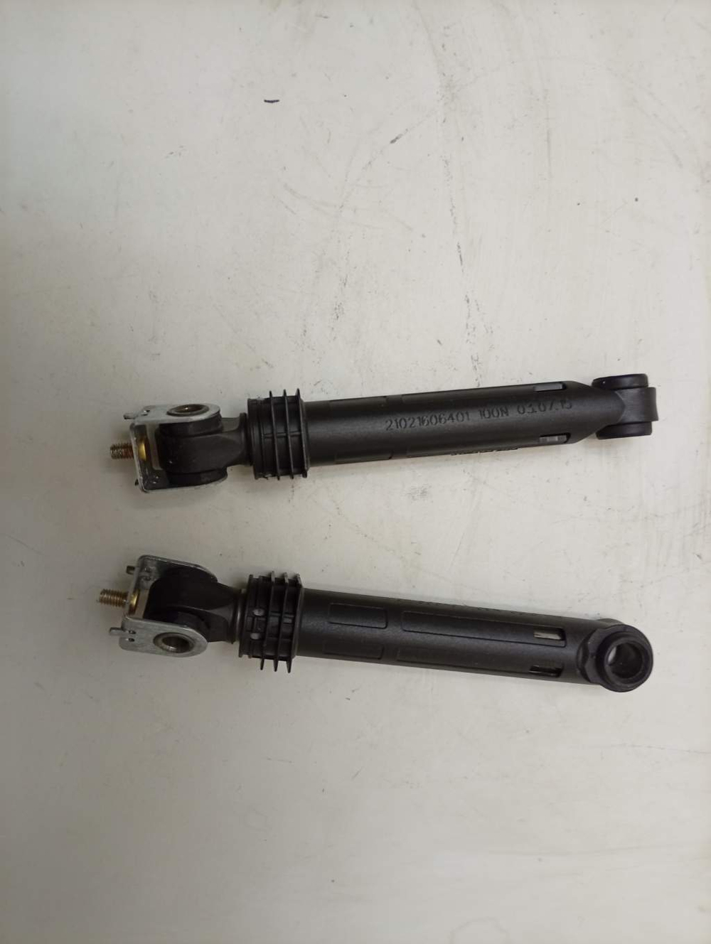 IWUE 4105 CIS кт28 Амортизаторы для стиральной машины Indesit 100Н б/у