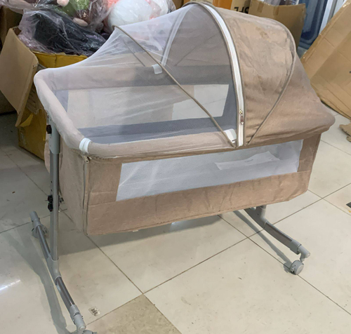 Детская колыбель на колёсах (люлька)