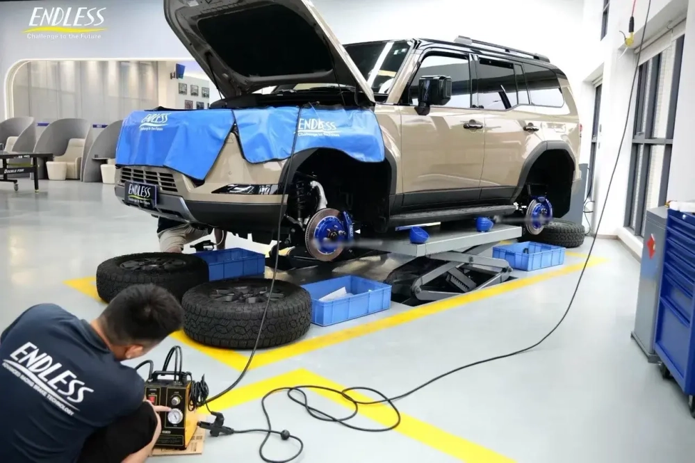 Тормозная система для заводских R18 дисков Lexus GX550 2024 Лексус тормоза колодки тормозной диск суппорт