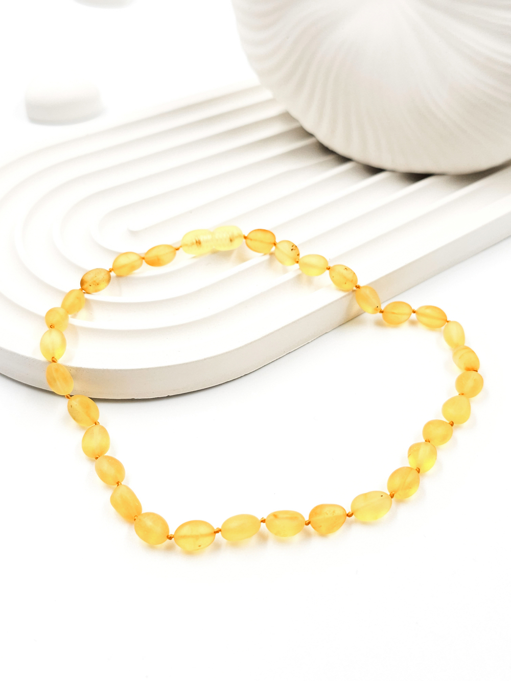 Янтарные бусы для детей