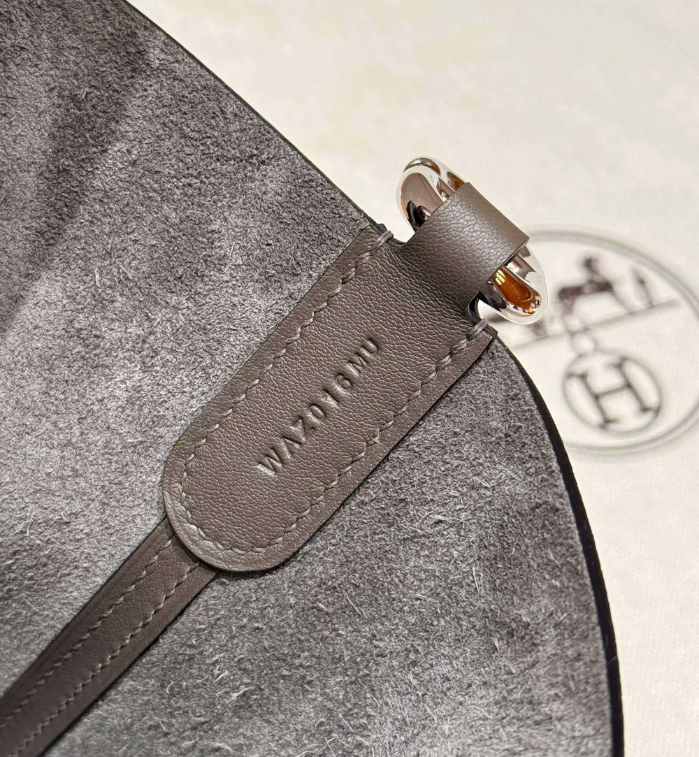 Hermes In The Loop 18 cm
