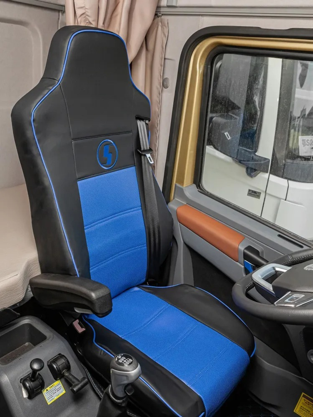 Чехлы Shacman X3000 рестайлинг 3D (экокожа, черный цвет, синяя экокожа посередине, кант)