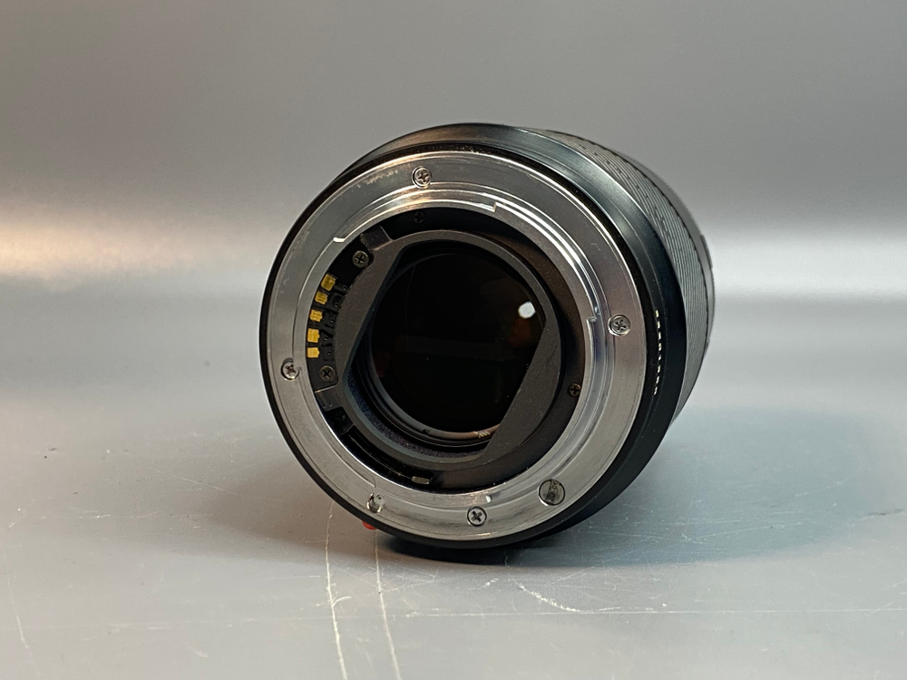 Minolta AF 100mm f/2.8(32) Macro RS