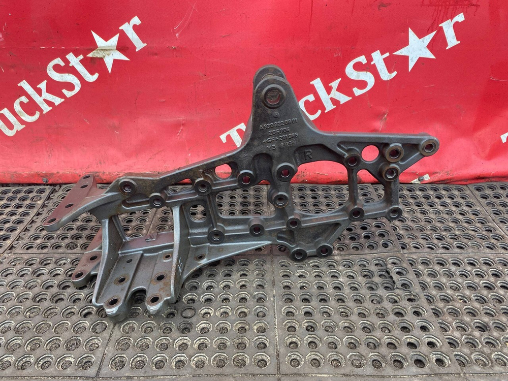 Кронштейн рессоры передней правый