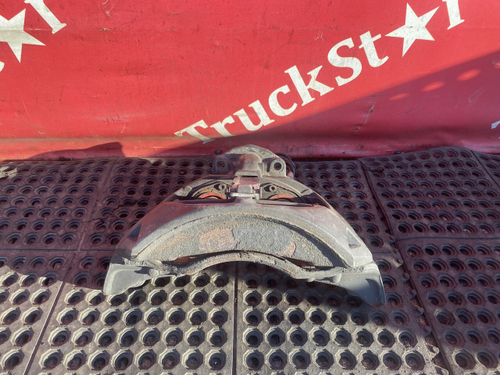 Суппорт передний левый 2020г