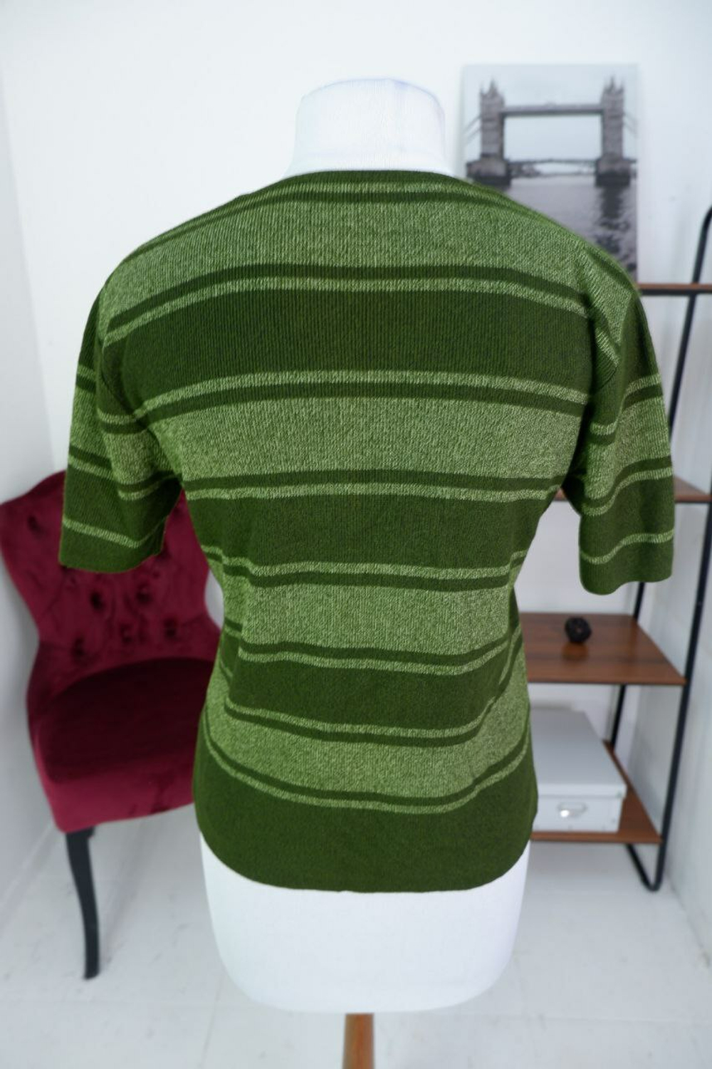 Футболка с вискозой стильная 44 размер