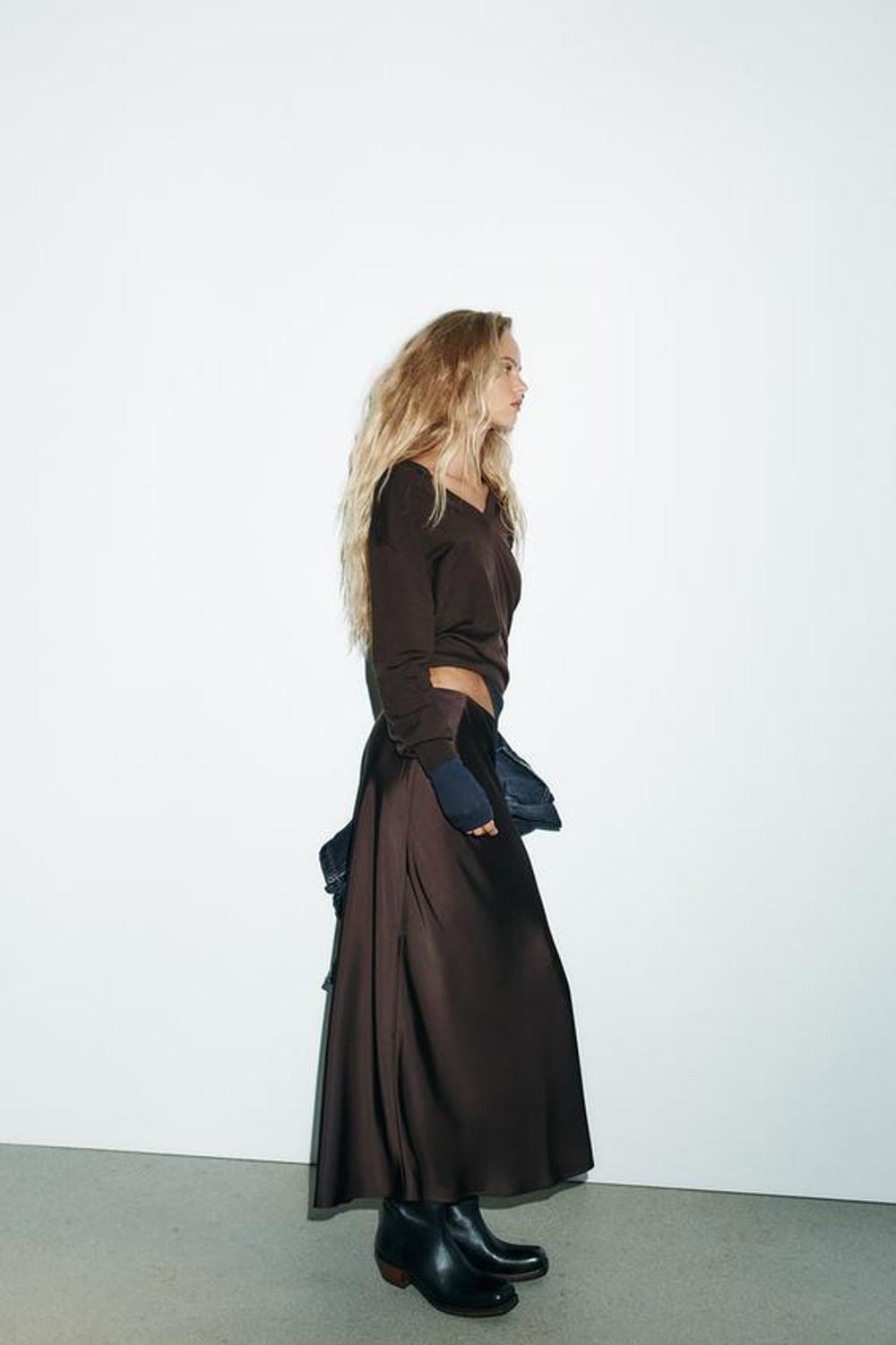 ZARA АТЛАСНАЯ ЮБКА МИДИ, ТЕМНО-БАКЛАЖАНОВЫЙ