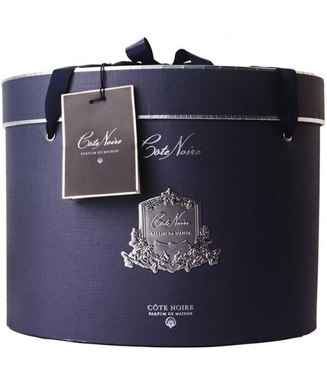 Белый букет роз в прозрачной овальной вазе, Cote Noire