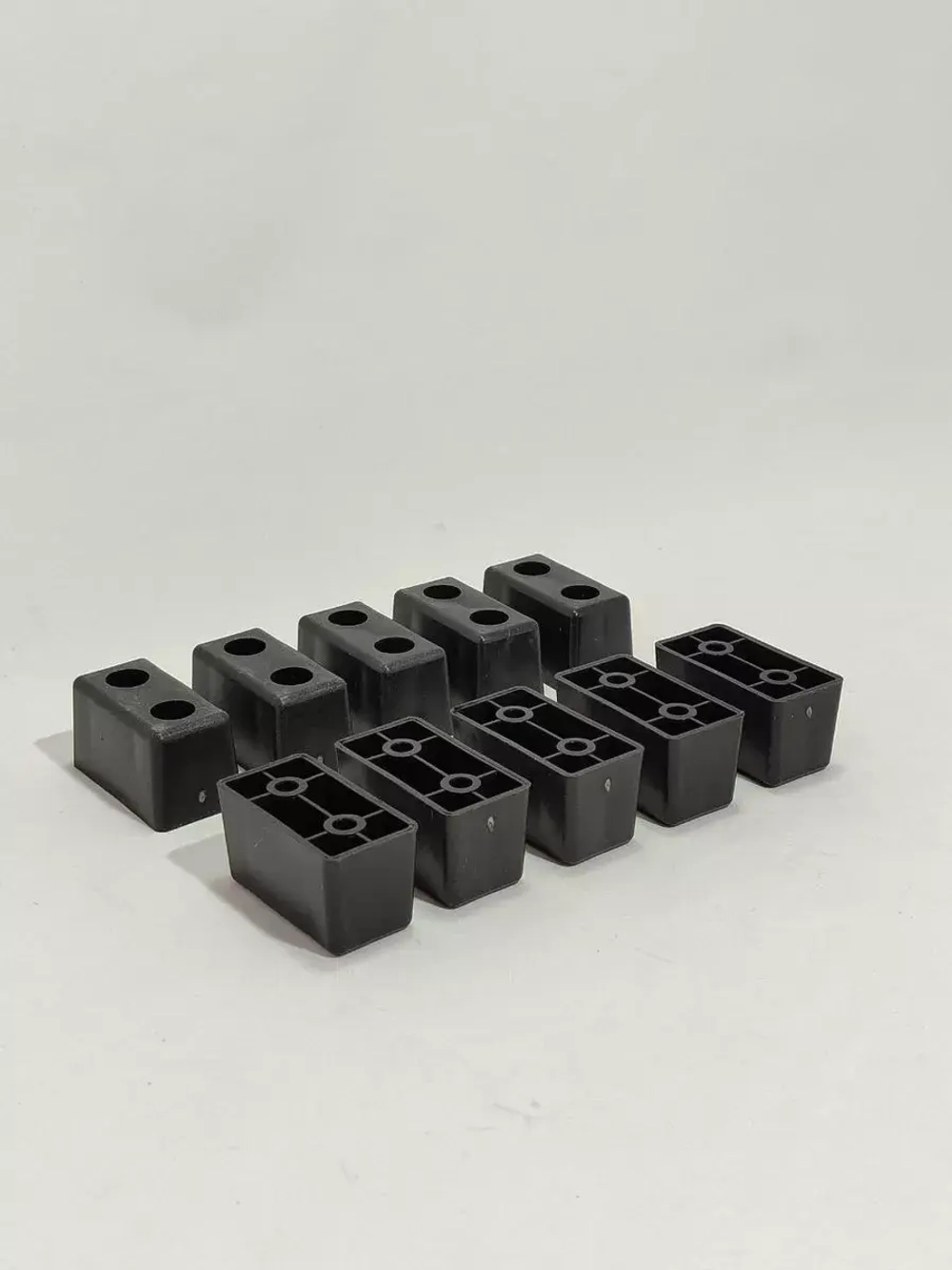 Пластиковые ножки для мебели дивана шкафа тумбочки стола