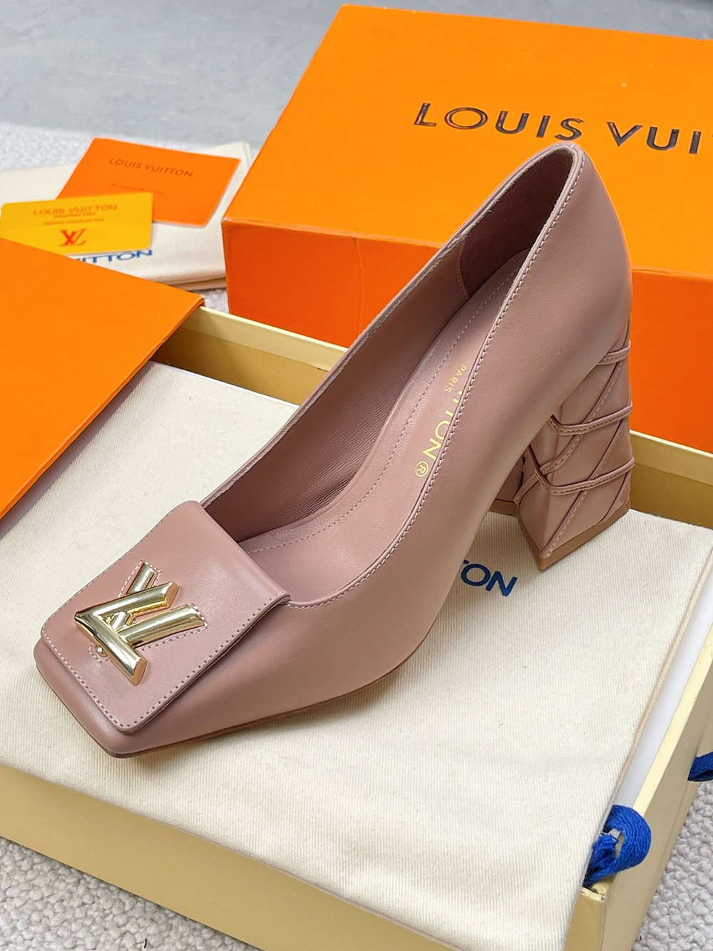 Louis Vuitton Shake Pump