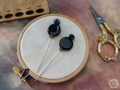 Крупные пины "Чернее черного"