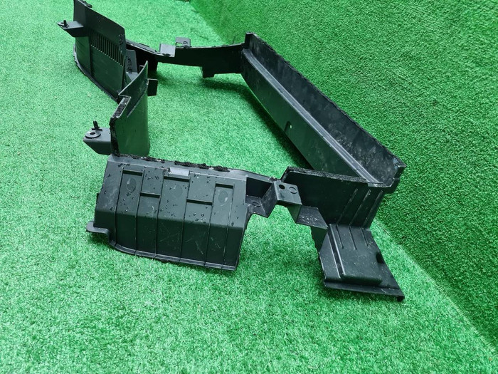 Дефлектор радиатора Voyah Dream (2021-н.в.)