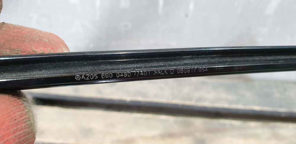 Молдинг двери задней правой Mercedes C (W205) 14-23 Б/У Оригинал A2056900480