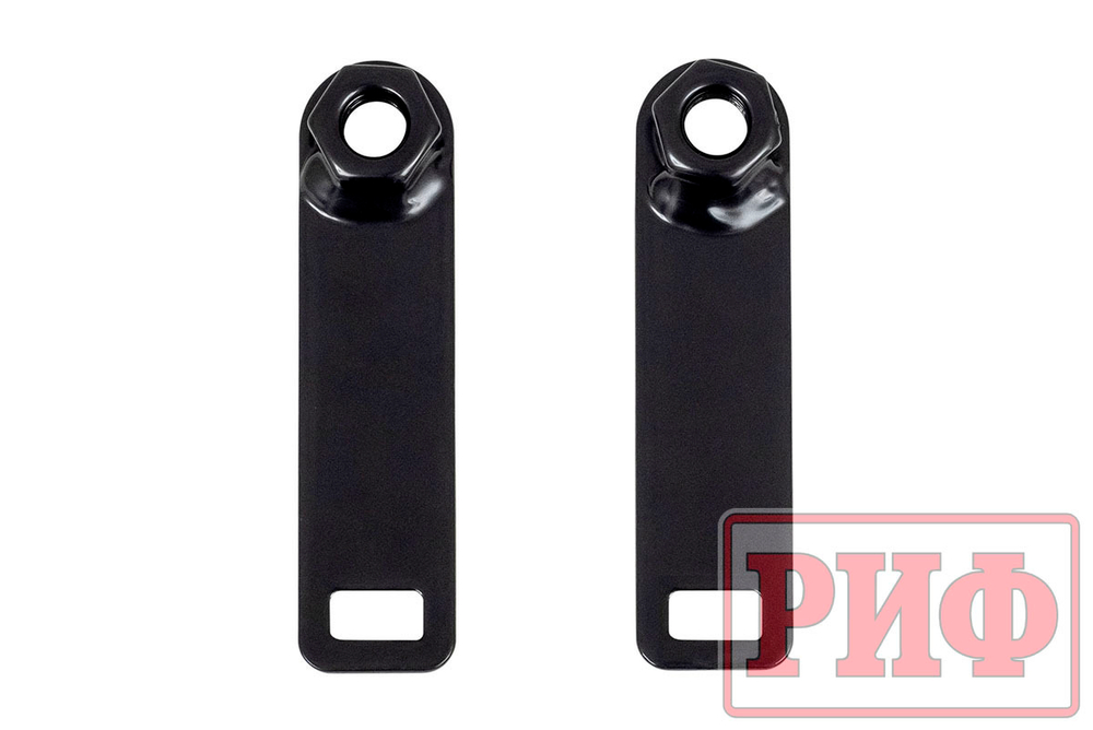 Бампер силовой задний Toyota Land Cruiser 78 2007+ с квадратом под фаркоп и фонарями РИФ