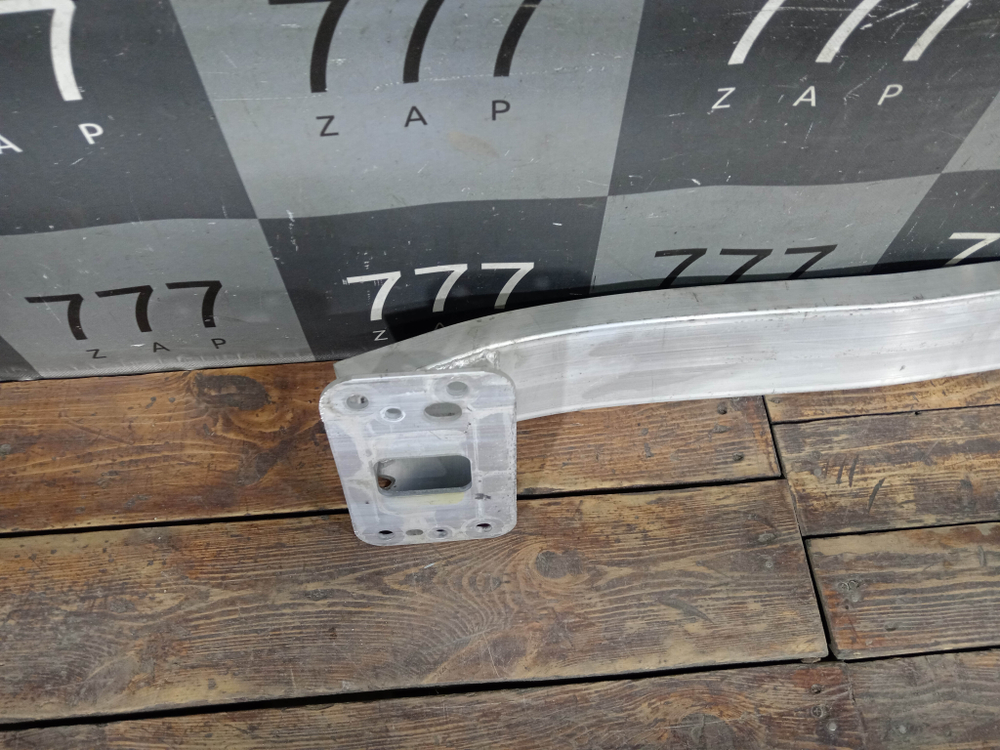 Усилитель переднего бампера Москвич 3 22-нв Б/У Оригинал 2803300U3400